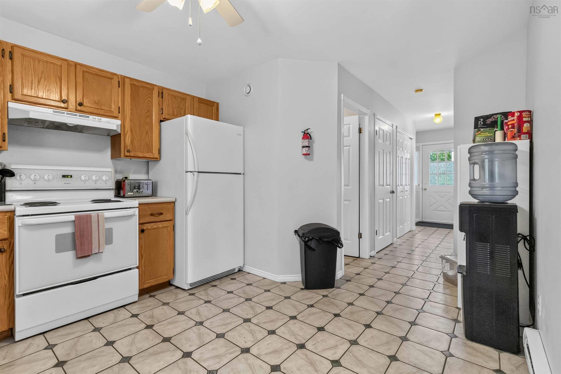 38 Ridgecrest Drive, Bridgewater, NS - Indoor Photo Showing Kitchen