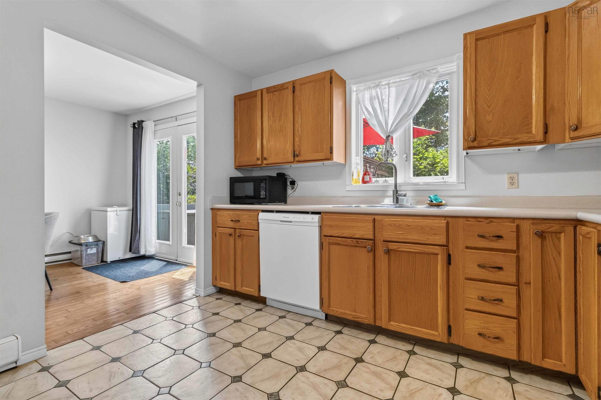 38 Ridgecrest Drive, Bridgewater, NS - Indoor Photo Showing Kitchen