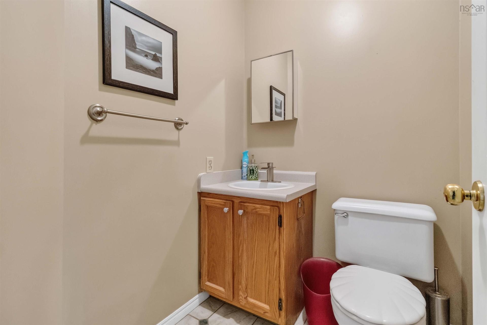 38 Ridgecrest Drive, Bridgewater, NS - Indoor Photo Showing Bathroom