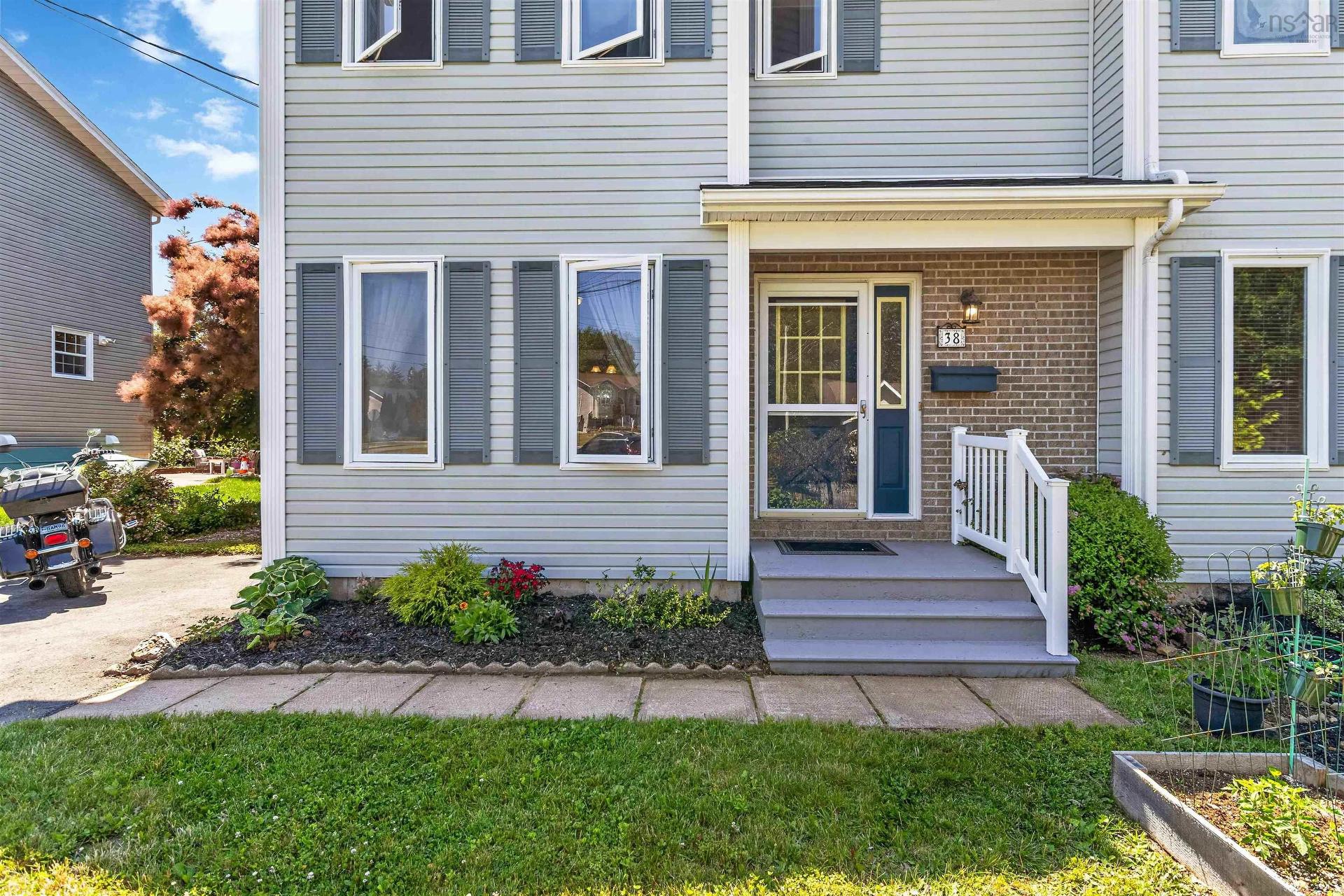 38 Ridgecrest Drive, Bridgewater, NS - Outdoor With Facade