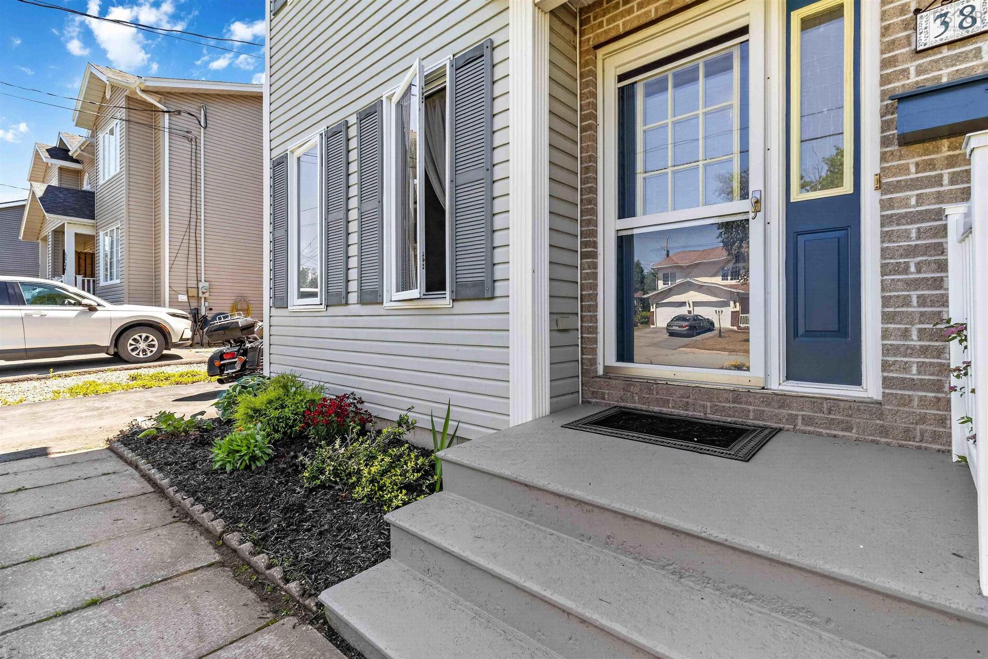 38 Ridgecrest Drive, Bridgewater, NS - Outdoor