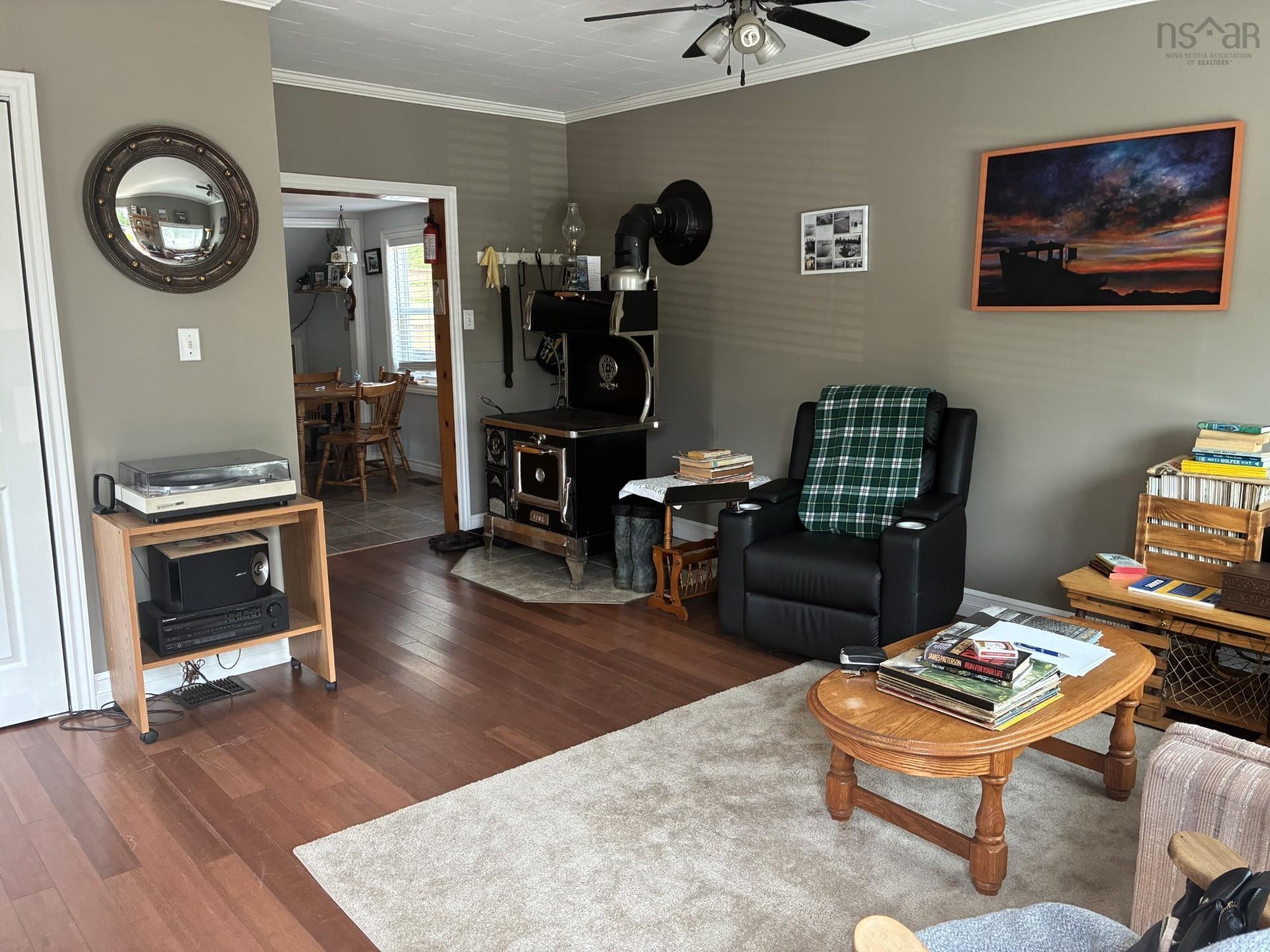 36996 Cabot Trail, Ingonish Centre, NS - Indoor Photo Showing Living Room