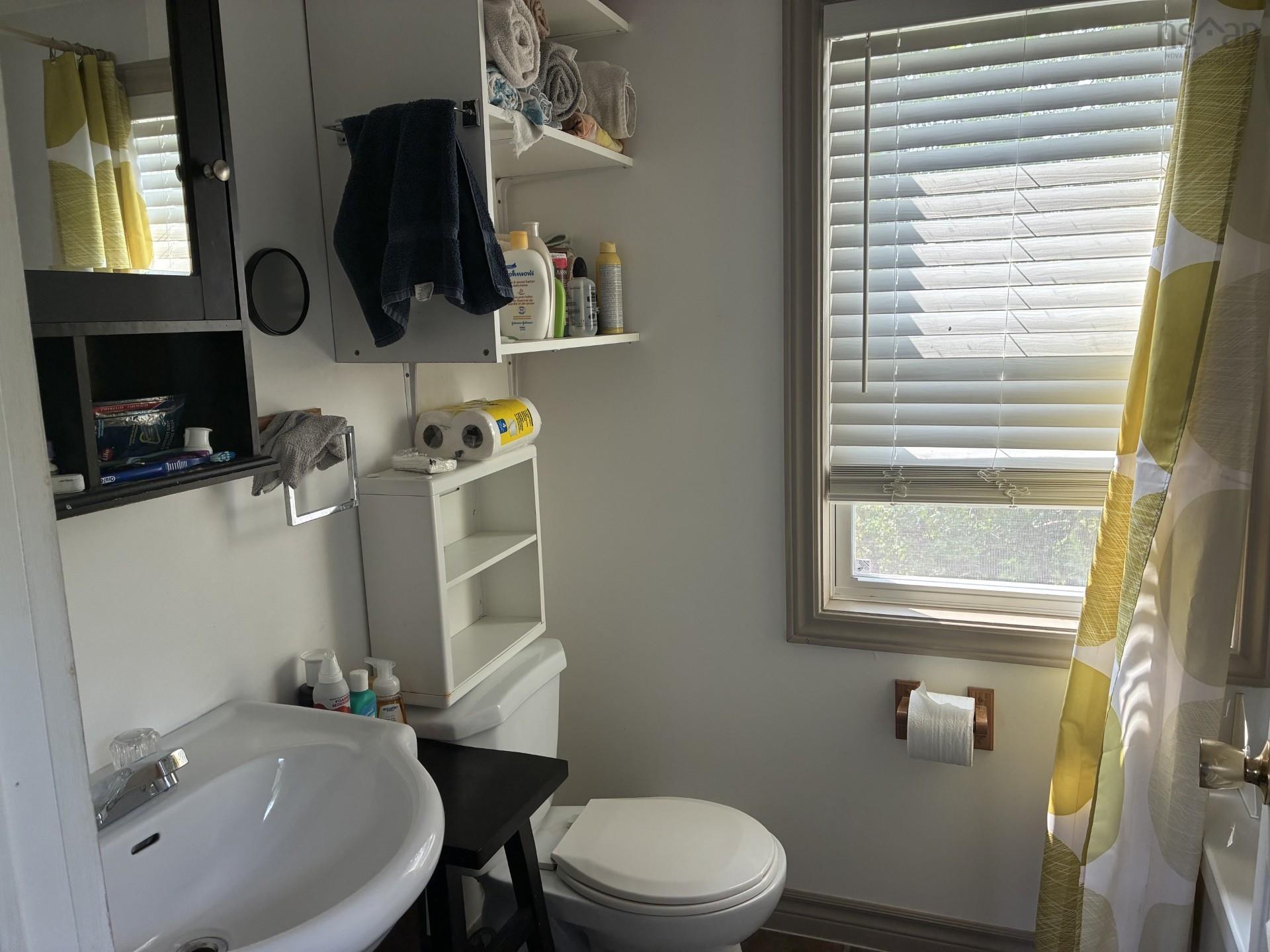 36996 Cabot Trail, Ingonish Centre, NS - Indoor Photo Showing Bathroom