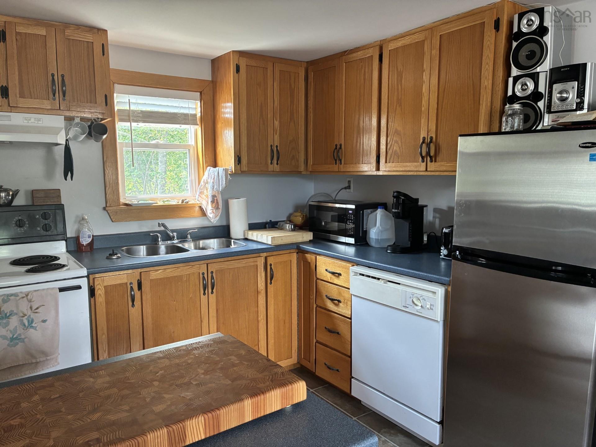 36996 Cabot Trail, Ingonish Centre, NS - Indoor Photo Showing Kitchen With Double Sink