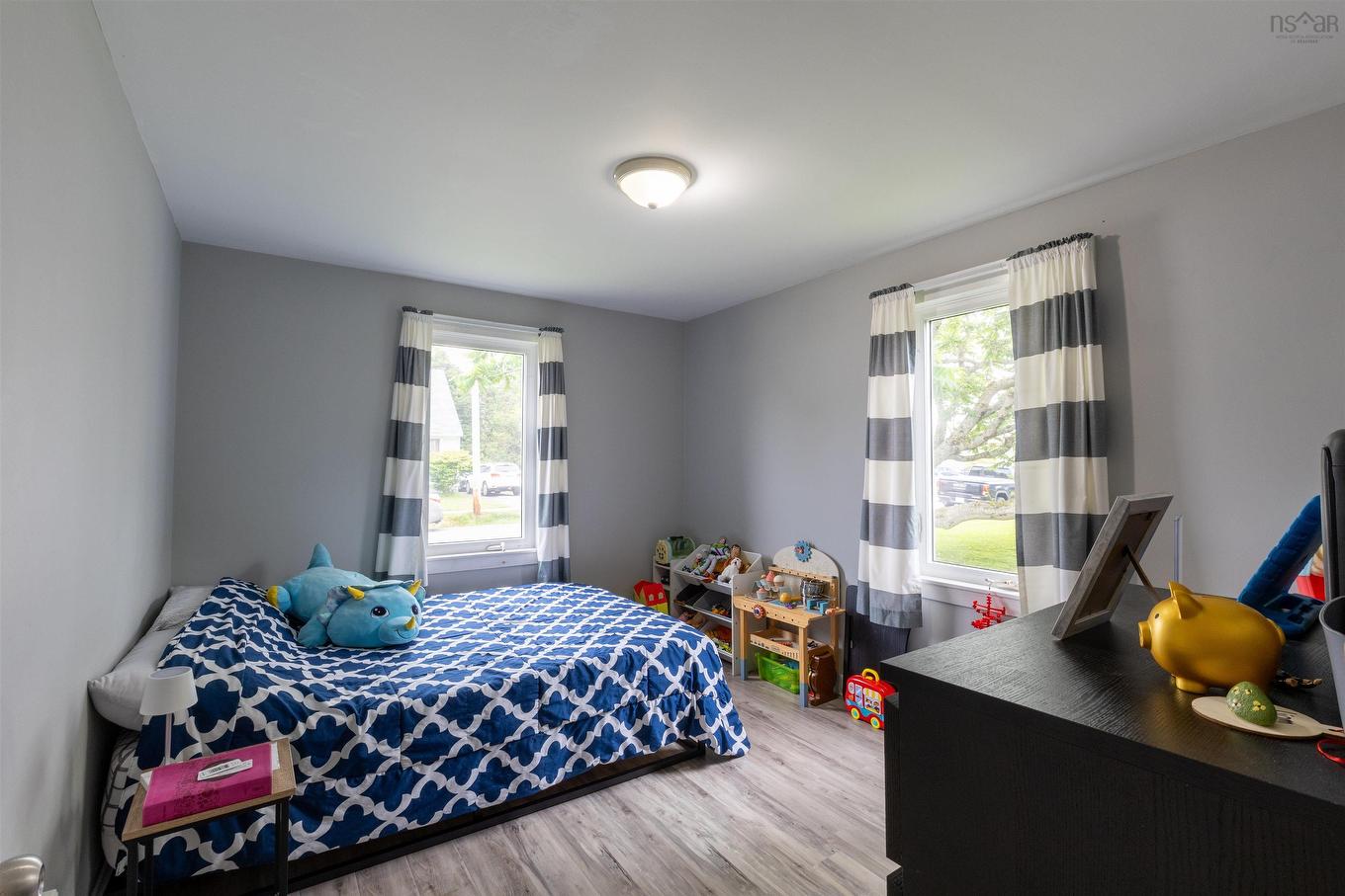 69 King Street, Yarmouth, NS - Indoor Photo Showing Bedroom