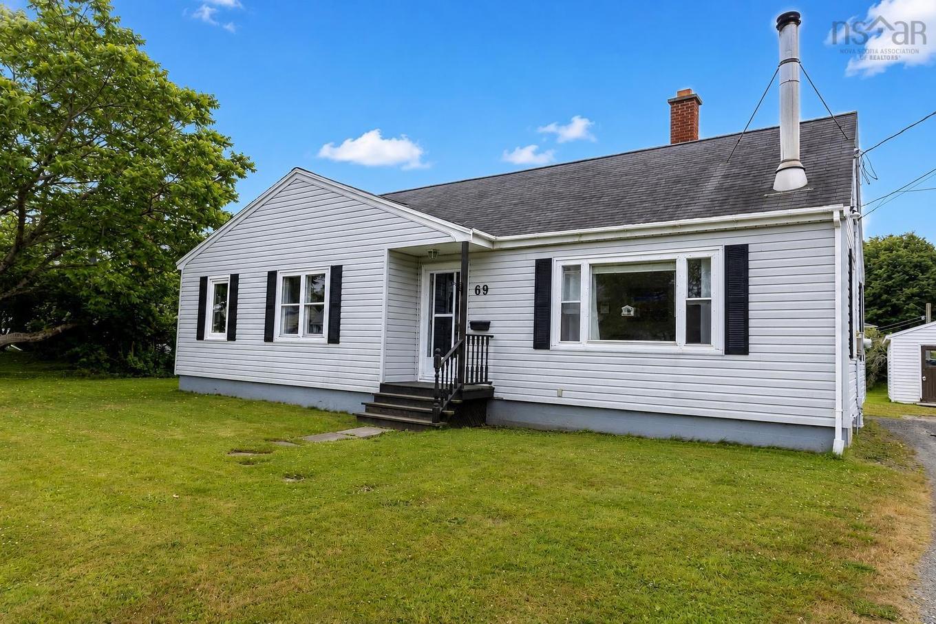 69 King Street, Yarmouth, NS - Outdoor