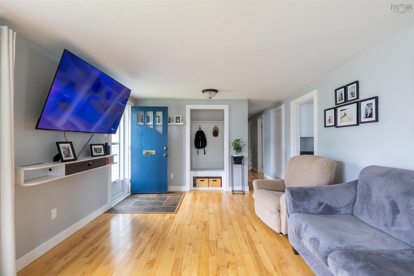 69 King Street, Yarmouth, NS - Indoor Photo Showing Living Room