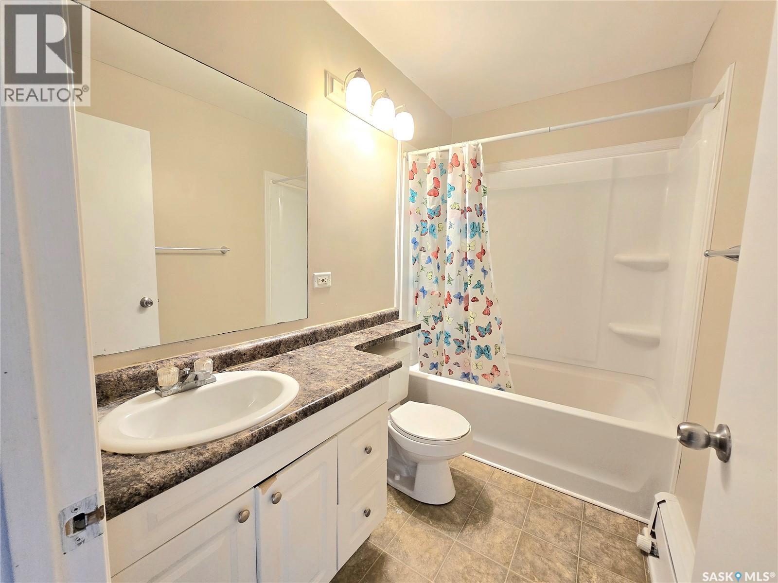20 210 Camponi Place, Saskatoon, SK - Indoor Photo Showing Bathroom