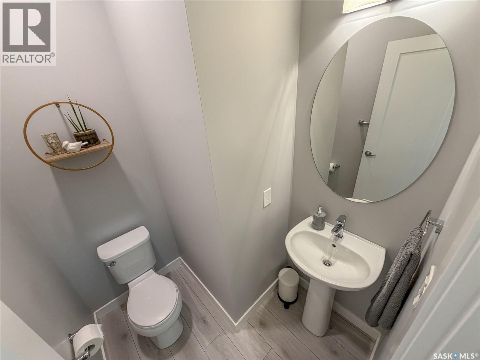 3755 Gee Crescent, Regina, SK - Indoor Photo Showing Bathroom
