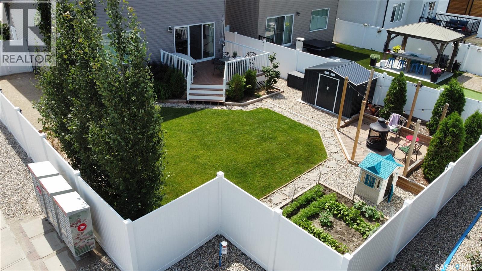 3755 Gee Crescent, Regina, SK - Outdoor
