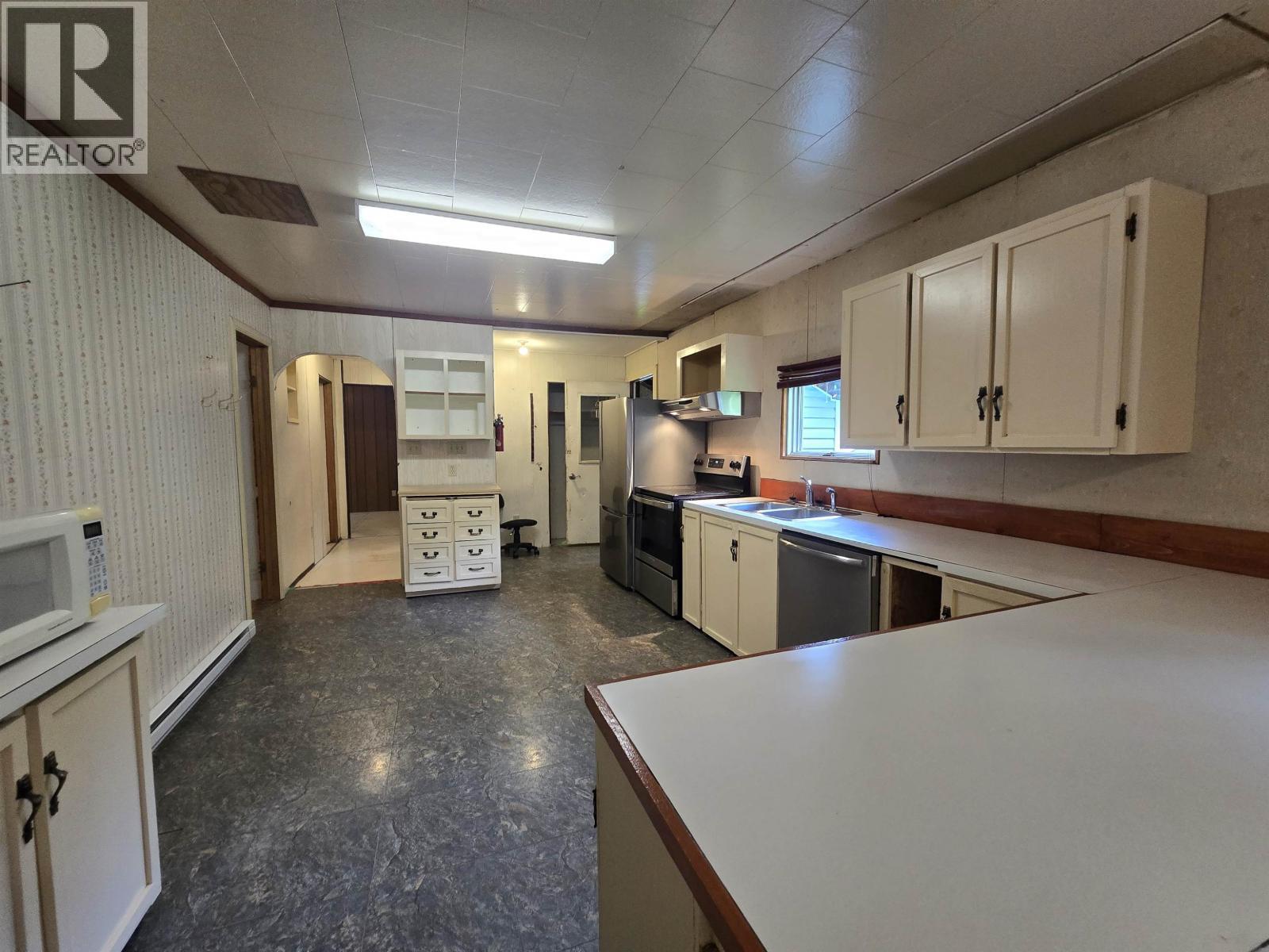 892-894 Barkerville Highway, Quesnel, BC - Indoor