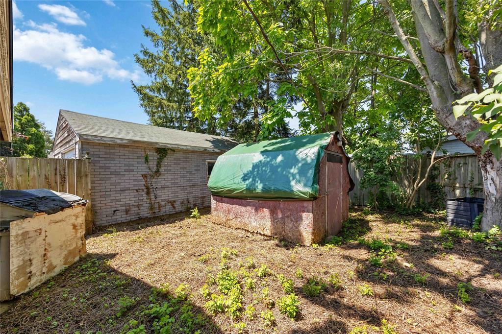 439 Maude Street, Petrolia, ON - Outdoor