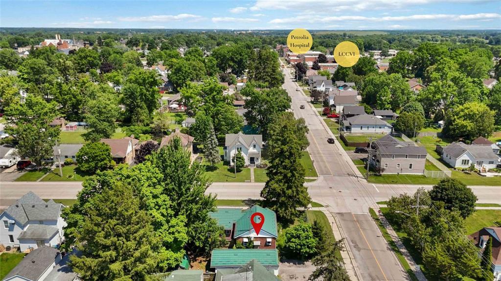 439 Maude Street, Petrolia, ON - Outdoor With View