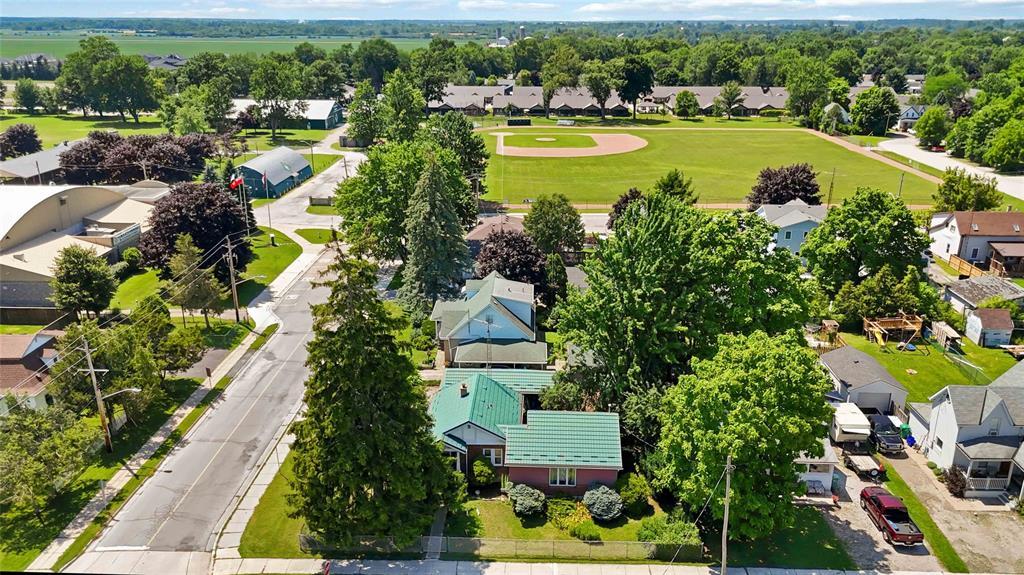 439 Maude Street, Petrolia, ON - Outdoor With View