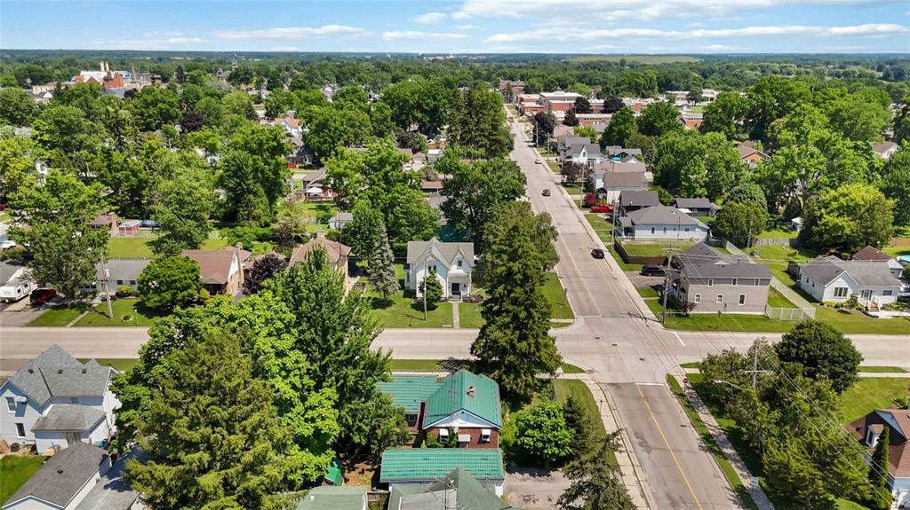 439 Maude Street, Petrolia, ON - Outdoor With View