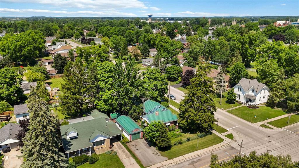 439 Maude Street, Petrolia, ON - Outdoor With View