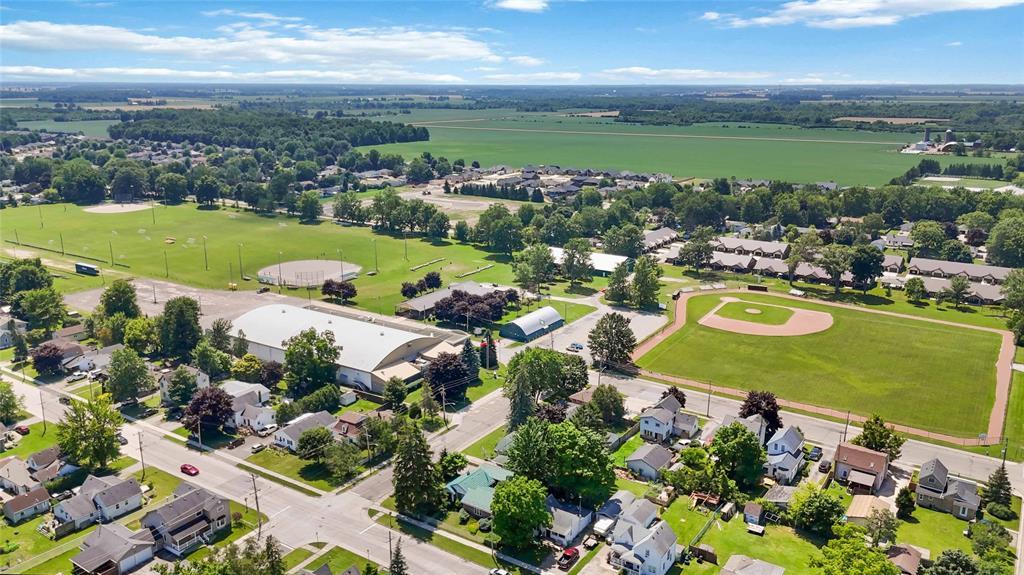 439 Maude Street, Petrolia, ON - Outdoor With View