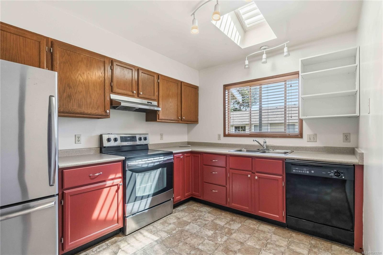 #20-2020 White Birch Rd, Sidney, BC
