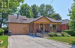 81 FLORA DRIVE Toronto, ON M1P 1A5