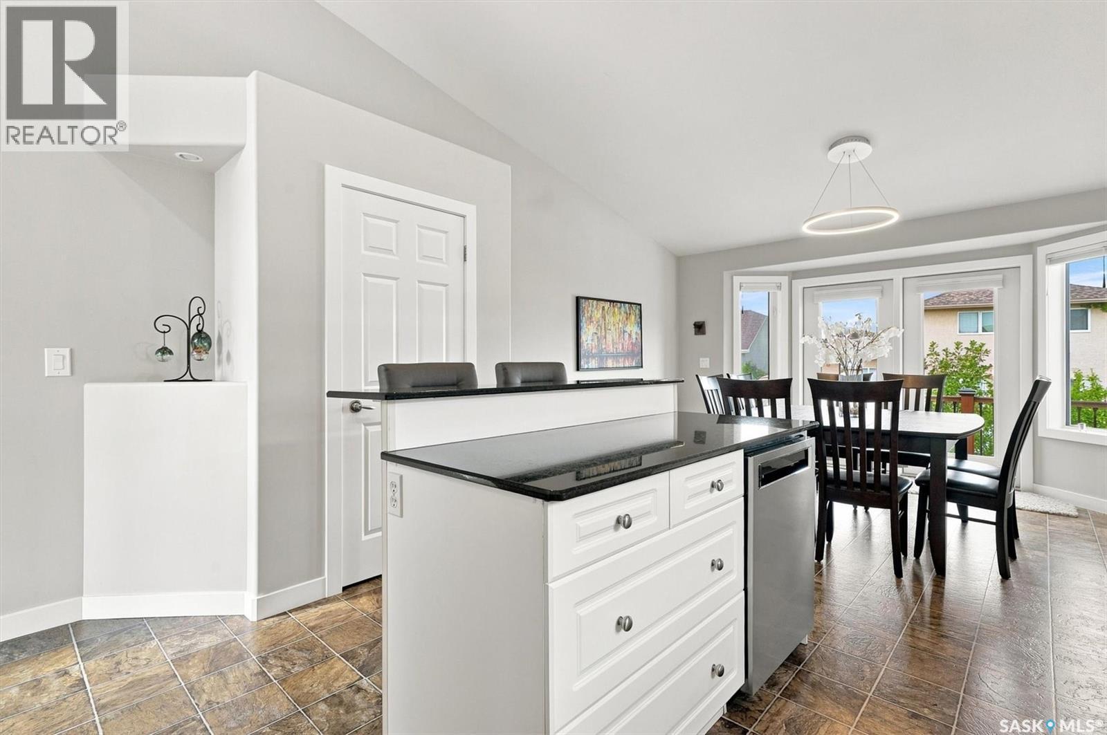 547 Bayview Terrace, Saskatoon, SK - Indoor Photo Showing Dining Room