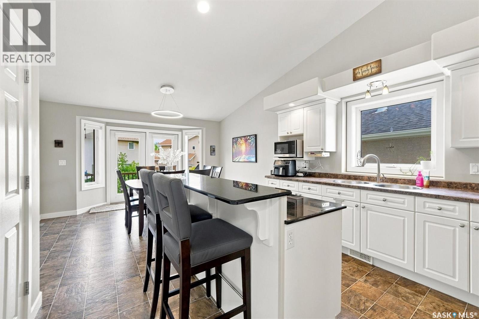 547 Bayview Terrace, Saskatoon, SK - Indoor