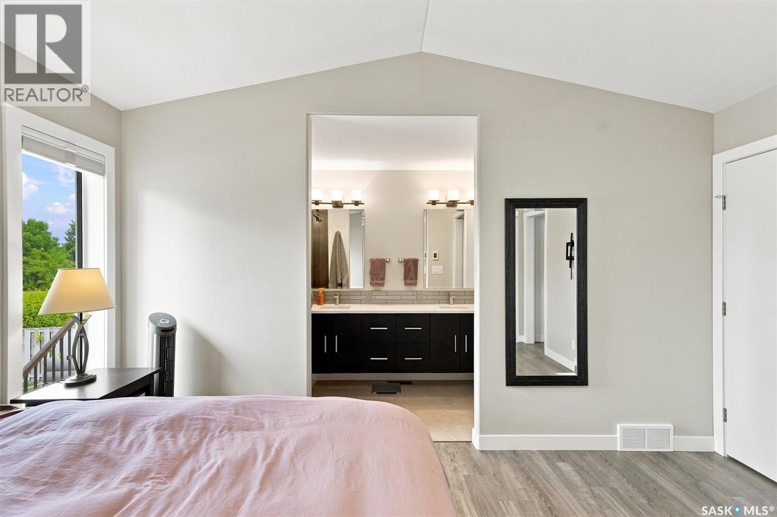 547 Bayview Terrace, Saskatoon, SK - Indoor Photo Showing Bedroom
