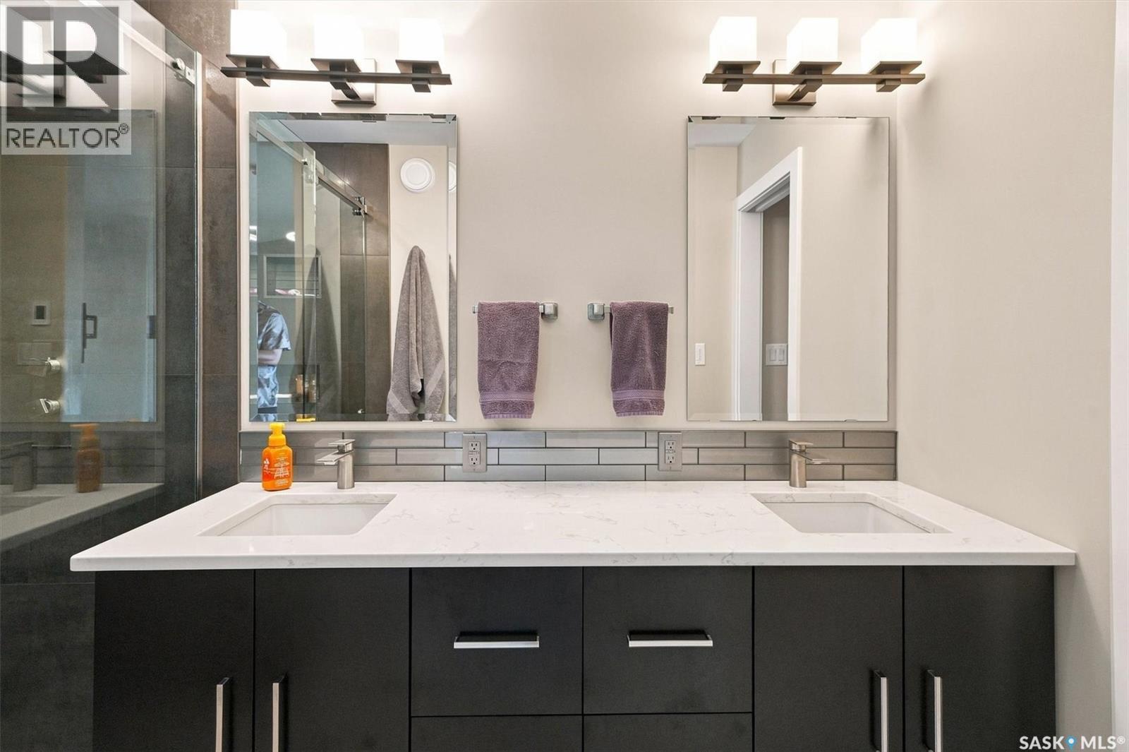 547 Bayview Terrace, Saskatoon, SK - Indoor Photo Showing Bathroom