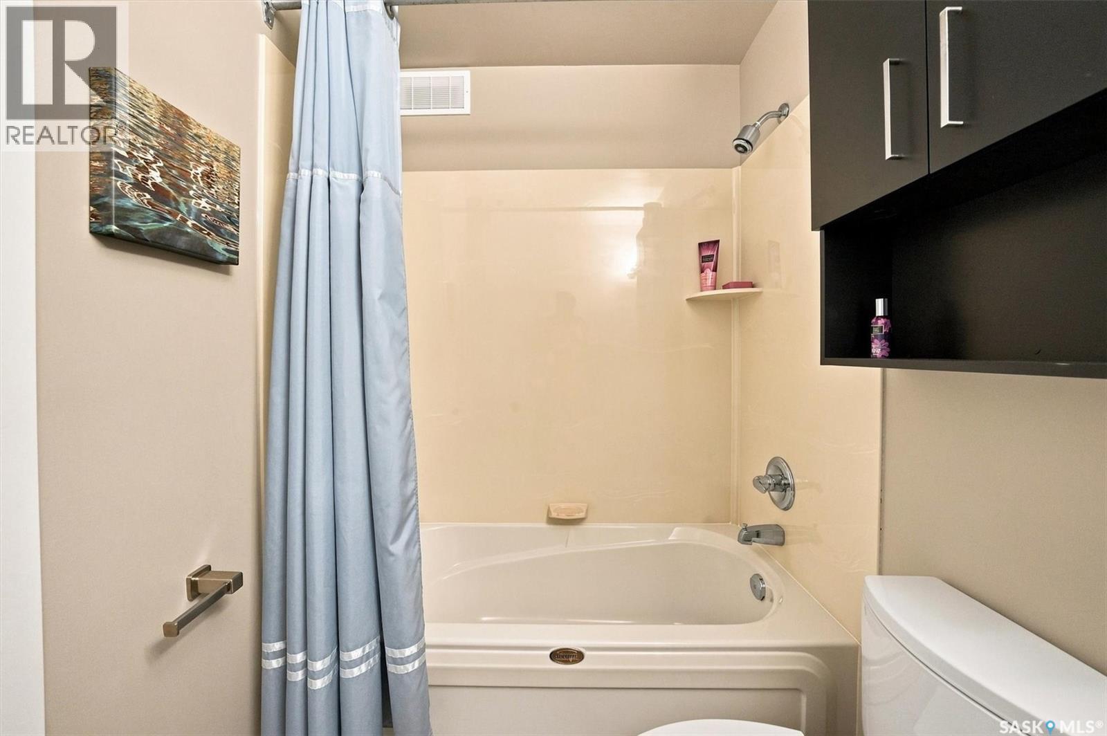 547 Bayview Terrace, Saskatoon, SK - Indoor Photo Showing Bathroom