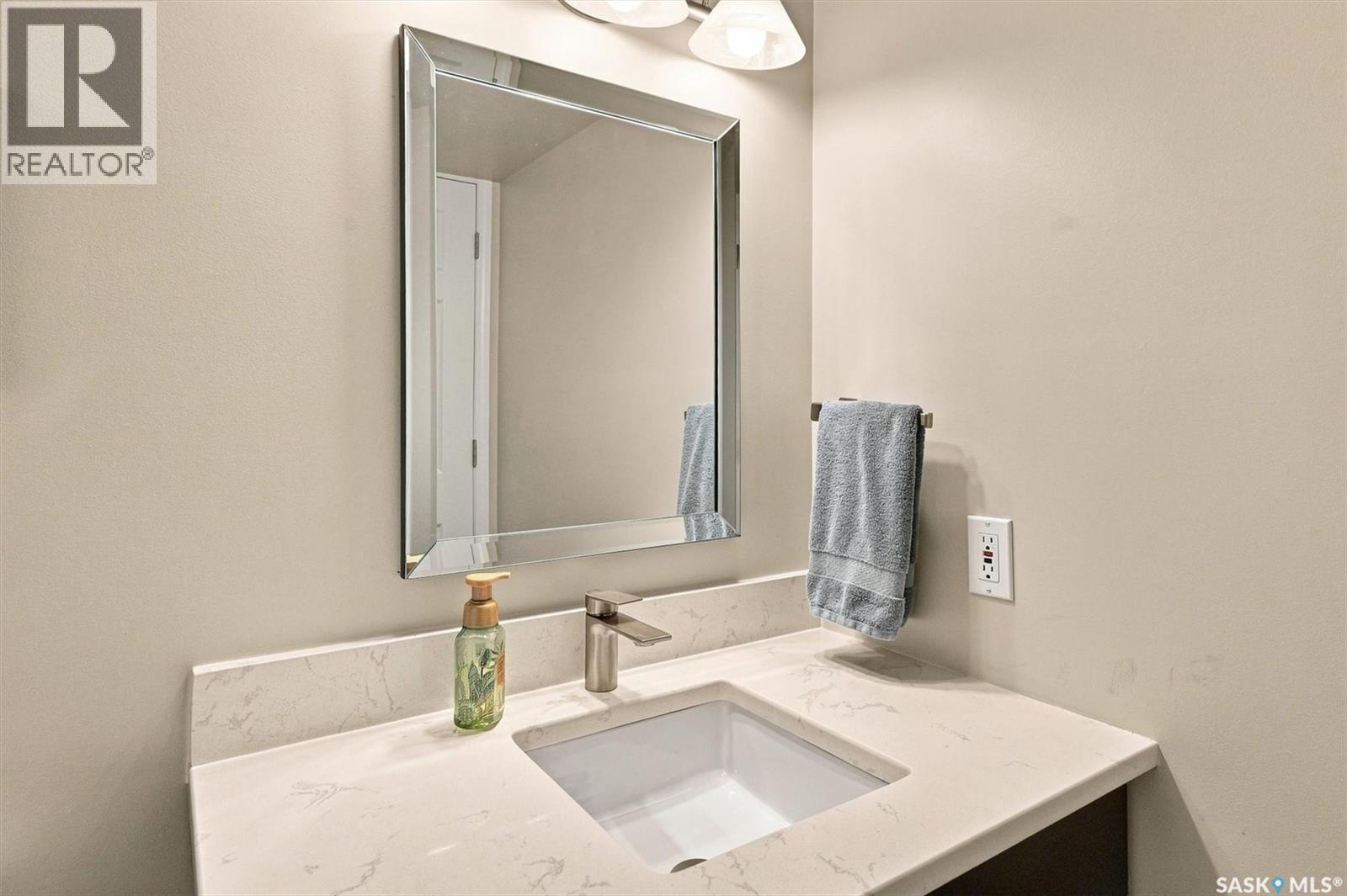 547 Bayview Terrace, Saskatoon, SK - Indoor Photo Showing Bathroom