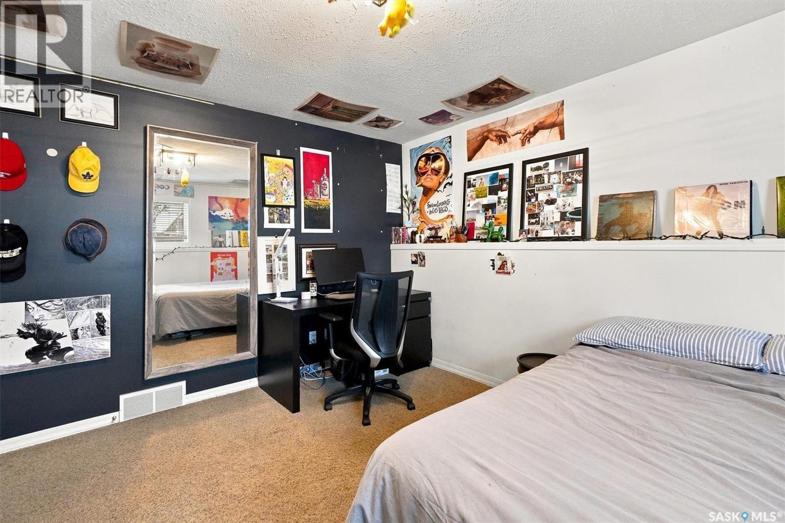 547 Bayview Terrace, Saskatoon, SK - Indoor Photo Showing Bedroom