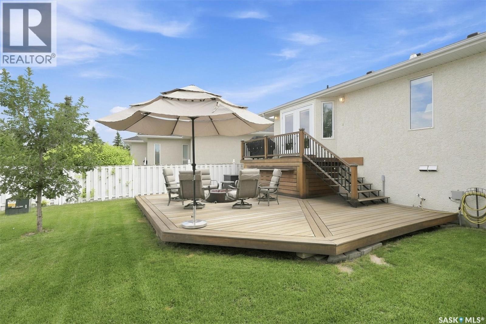 547 Bayview Terrace, Saskatoon, SK - Outdoor With Deck Patio Veranda With Exterior