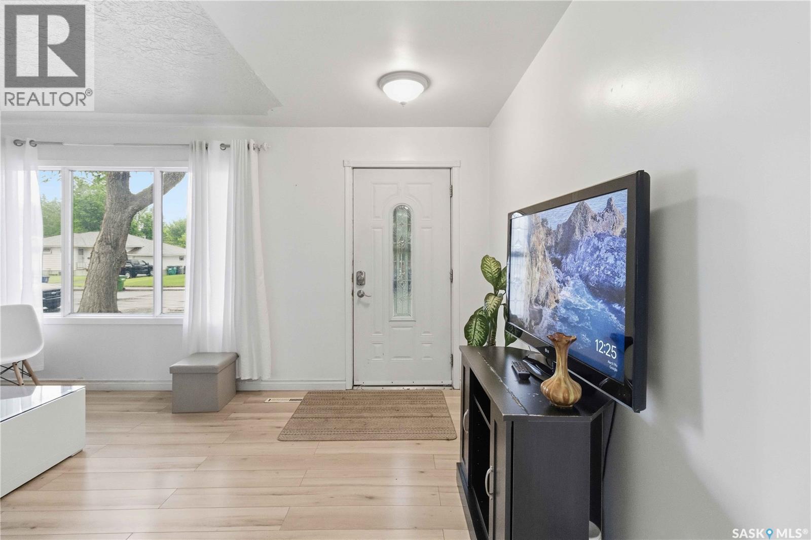 322 U Avenue N, Saskatoon, SK - Indoor Photo Showing Other Room