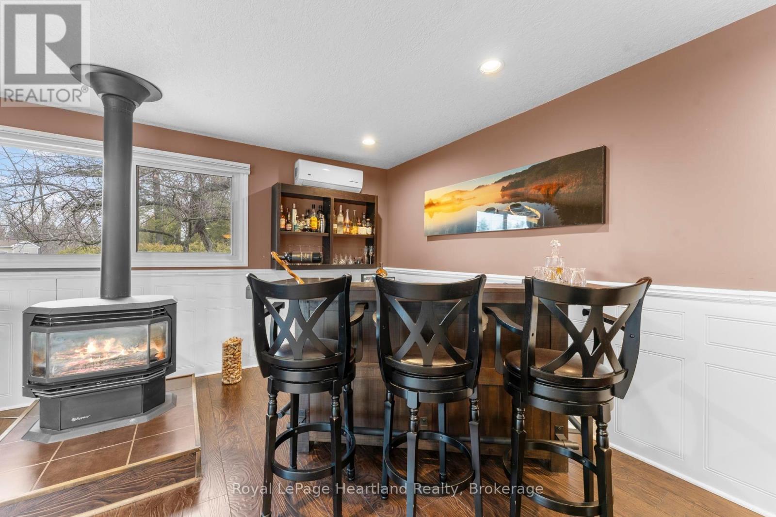 23 Park Road, Central Huron (Goderich), ON - Indoor With Fireplace