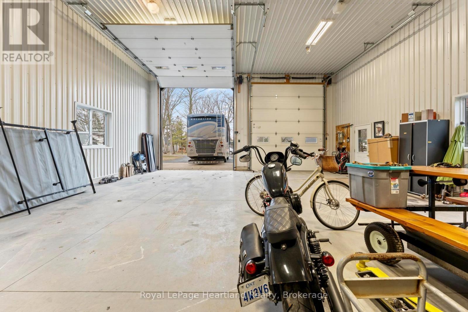 23 Park Road, Central Huron (Goderich), ON - Indoor Photo Showing Garage