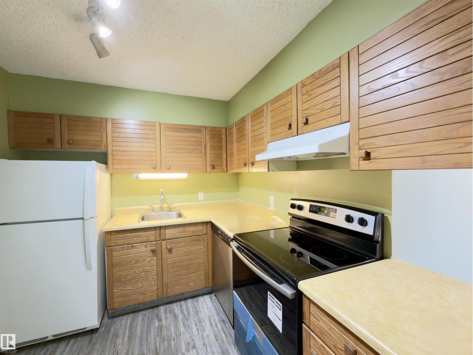 #700 10149 Saskatchewan Dr Nw, Edmonton, AB