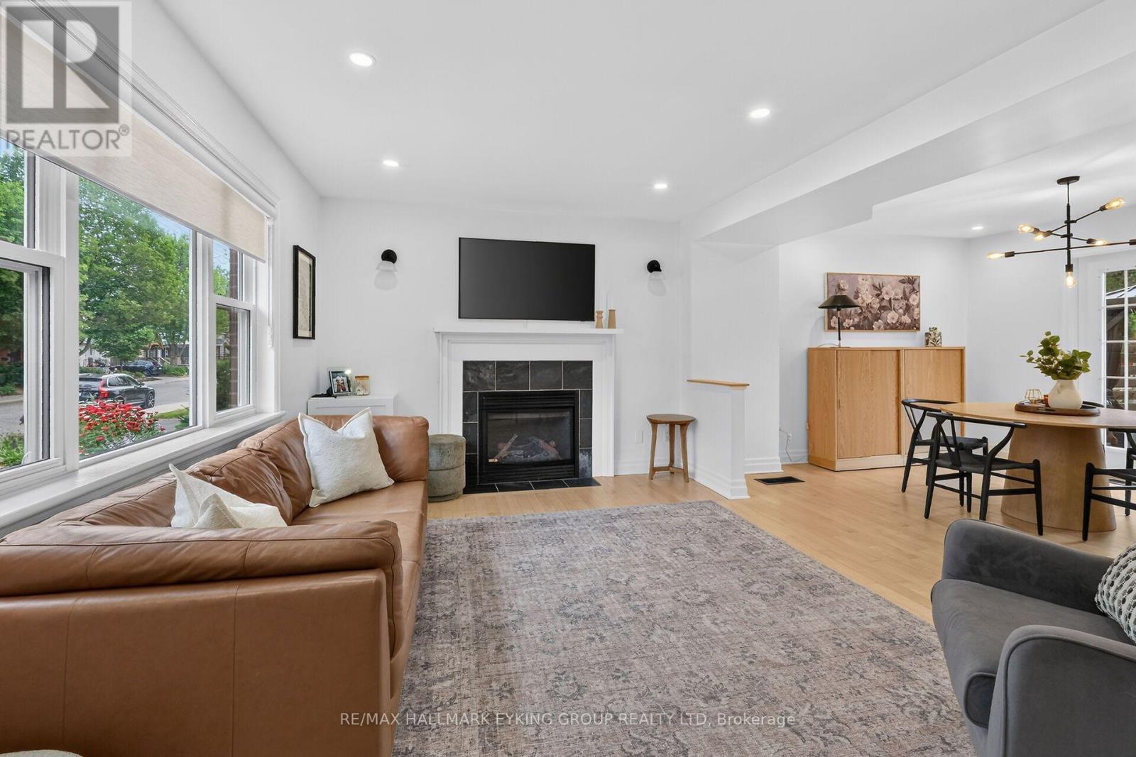 20 Belgrave Road, Ottawa, ON - Indoor Photo Showing Living Room With Fireplace