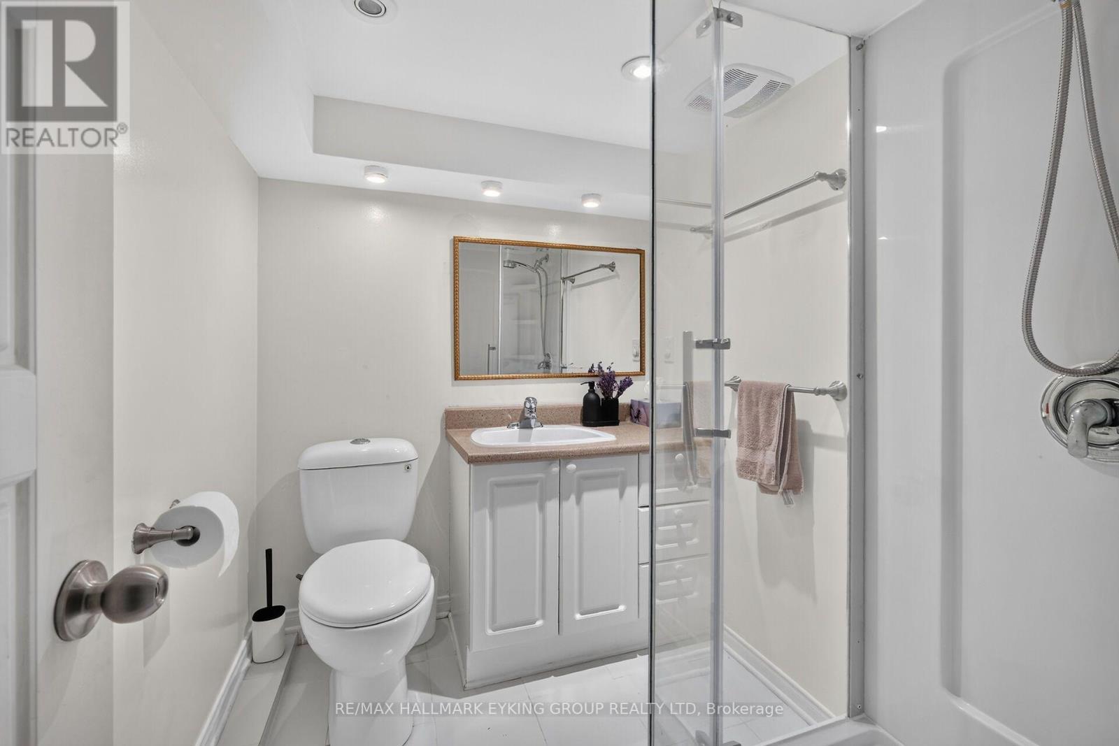 20 Belgrave Road, Ottawa, ON - Indoor Photo Showing Bathroom
