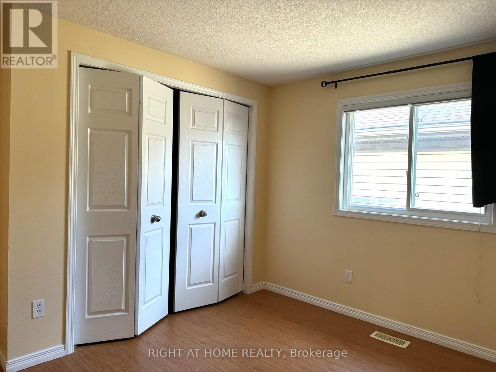 252 Lemon Grass Crescent, Kitchener, ON - Indoor Photo Showing Other Room