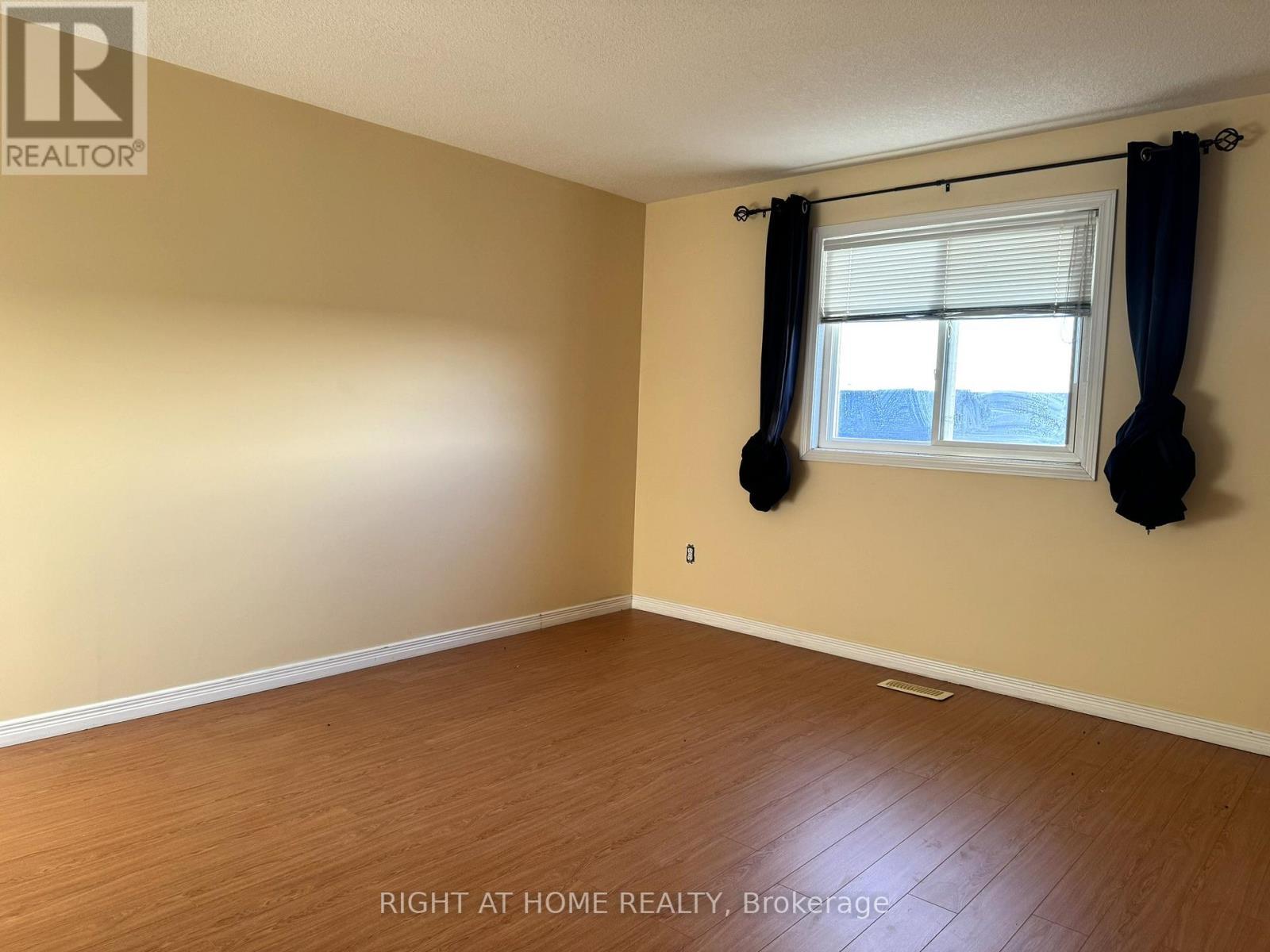 252 Lemon Grass Crescent, Kitchener, ON - Indoor Photo Showing Other Room