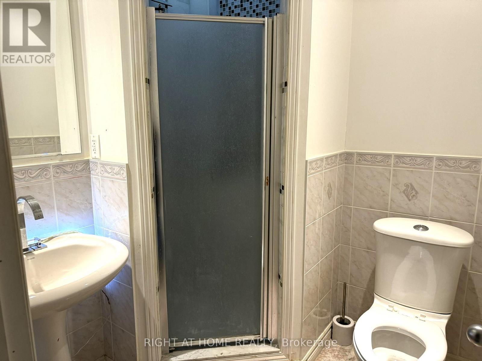 252 Lemon Grass Crescent, Kitchener, ON - Indoor Photo Showing Bathroom