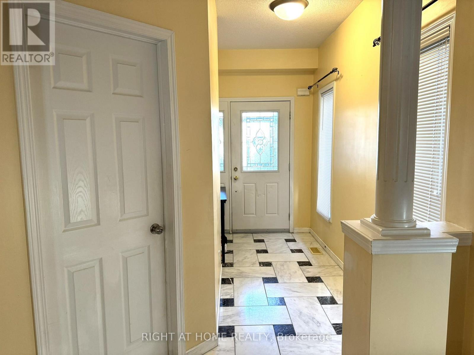 252 Lemon Grass Crescent, Kitchener, ON - Indoor Photo Showing Other Room