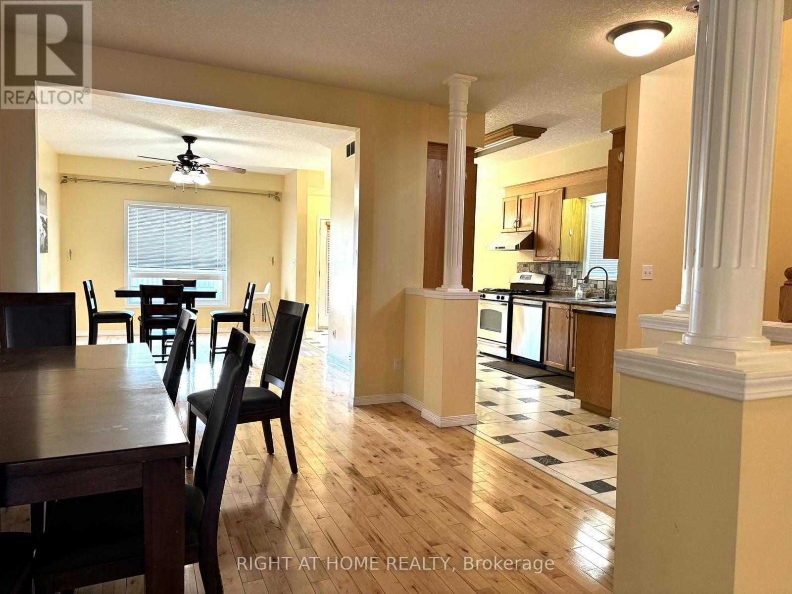 252 Lemon Grass Crescent, Kitchener, ON - Indoor Photo Showing Dining Room