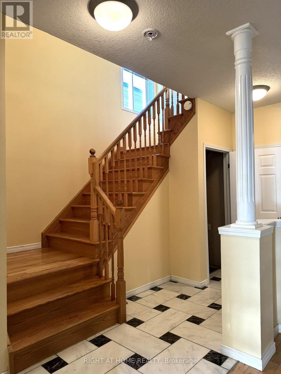 252 Lemon Grass Crescent, Kitchener, ON - Indoor Photo Showing Other Room