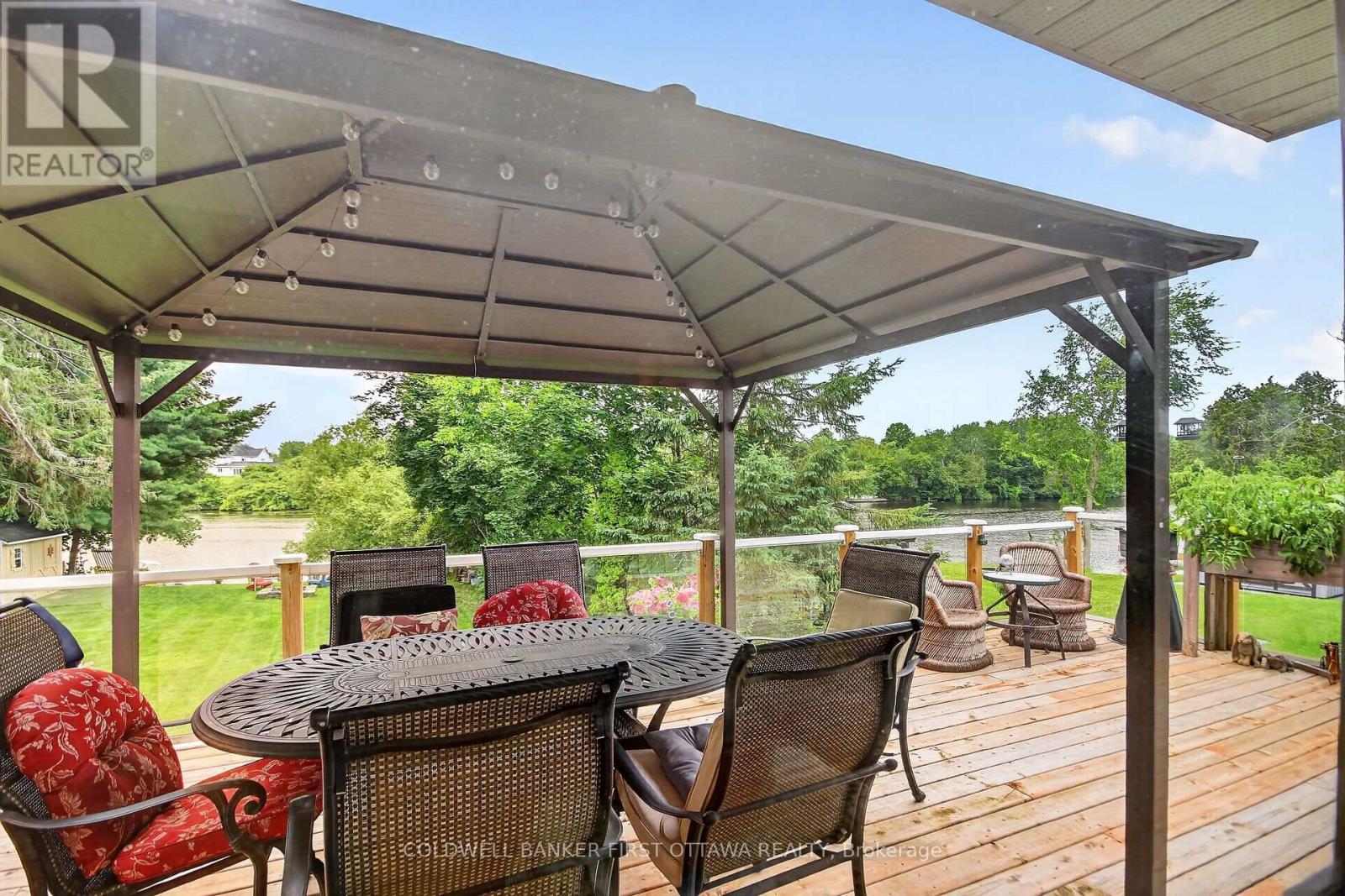 2014 River Road N, Ottawa, ON - Outdoor With Deck Patio Veranda With Exterior