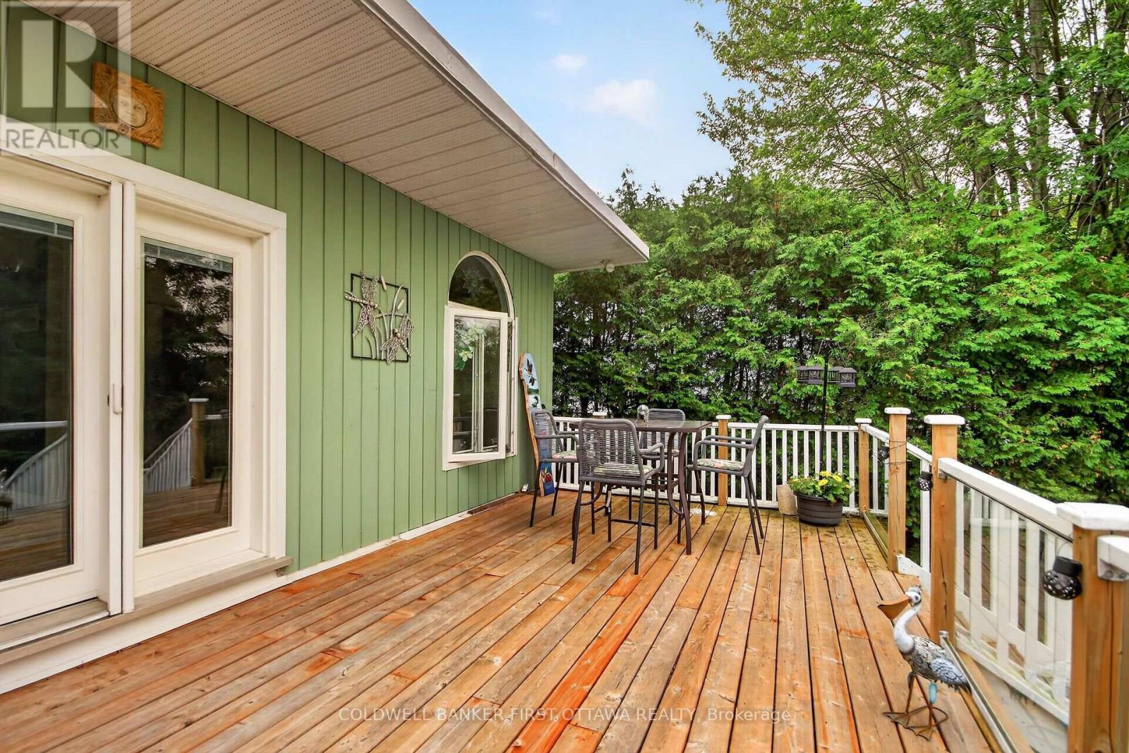 2014 River Road N, Ottawa, ON - Outdoor With Deck Patio Veranda With Exterior
