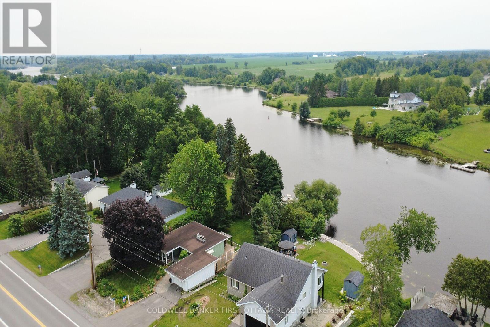 2014 River Road N, Ottawa, ON - Outdoor With Body Of Water With View