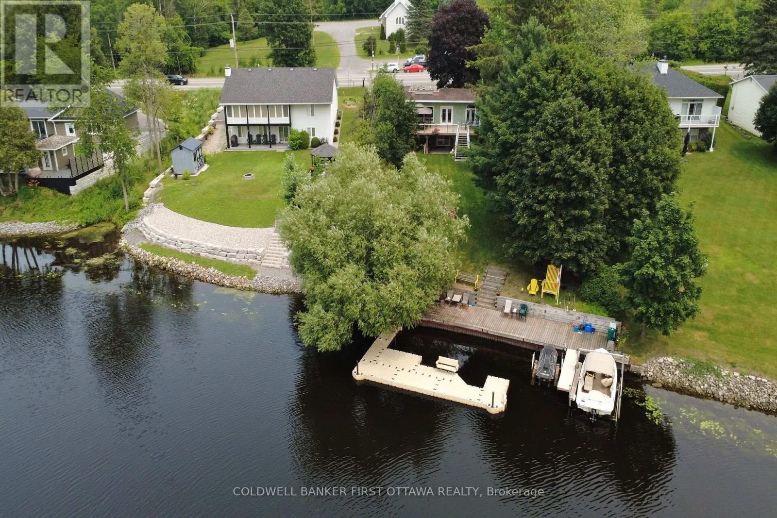 2014 River Road N, Ottawa, ON - Outdoor With Body Of Water
