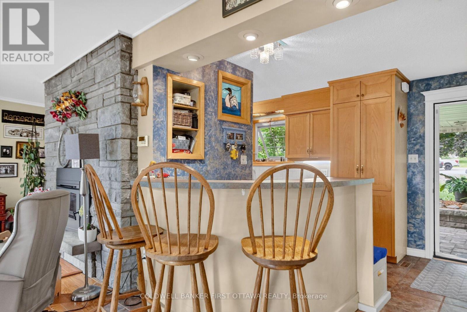 2014 River Road N, Ottawa, ON - Indoor Photo Showing Other Room