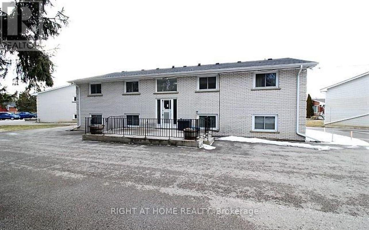 1 - 19 Johnson Place, St. Thomas, ON - Outdoor