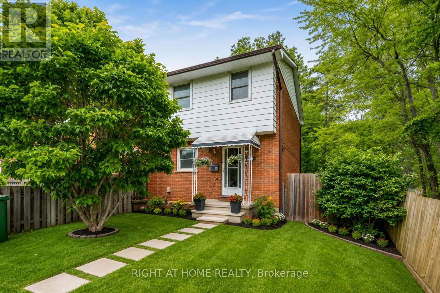 5 - 81 Parkside Drive, St. Thomas, ON - Outdoor